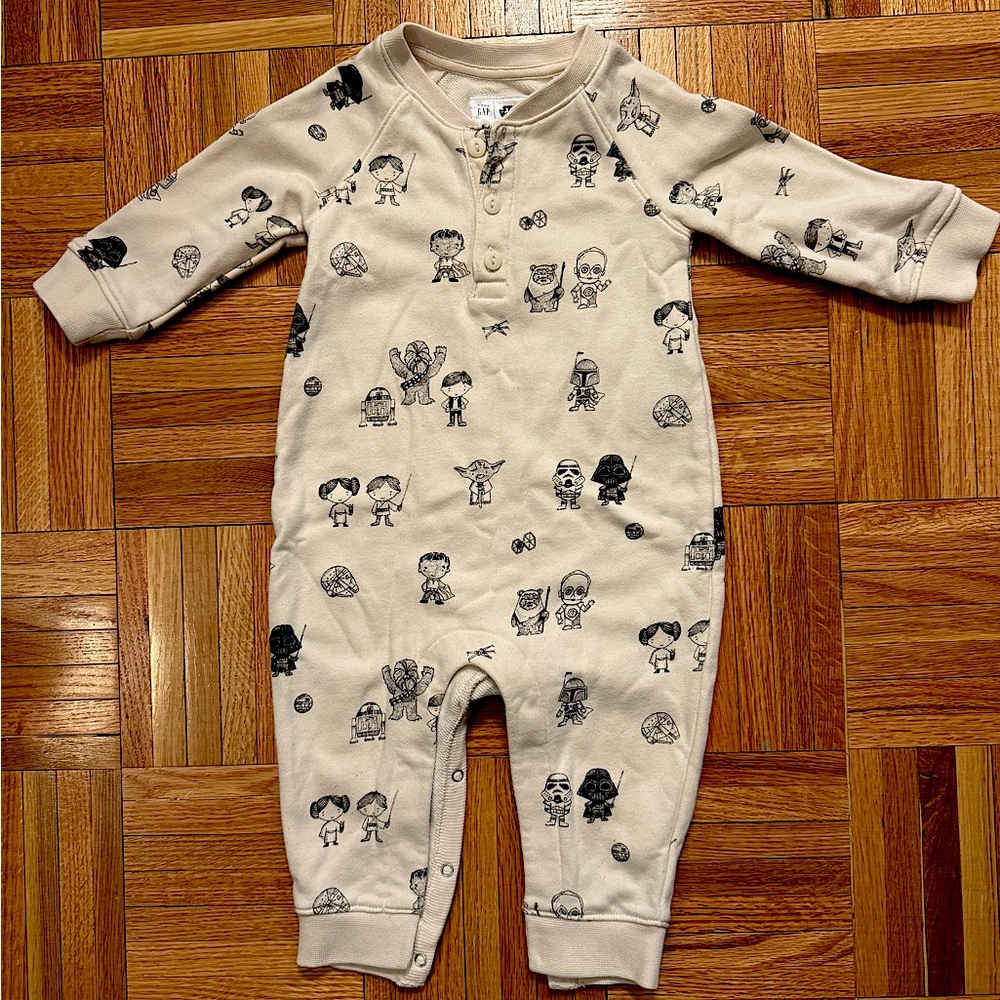 Baby Gap Star Wars one piece size 6-12 months